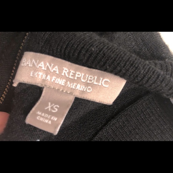 Banana Republic Sweater - Picture 4 of 6